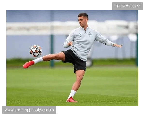 费兰托雷斯低射撕裂防线,巴萨前场攻势猛如虎